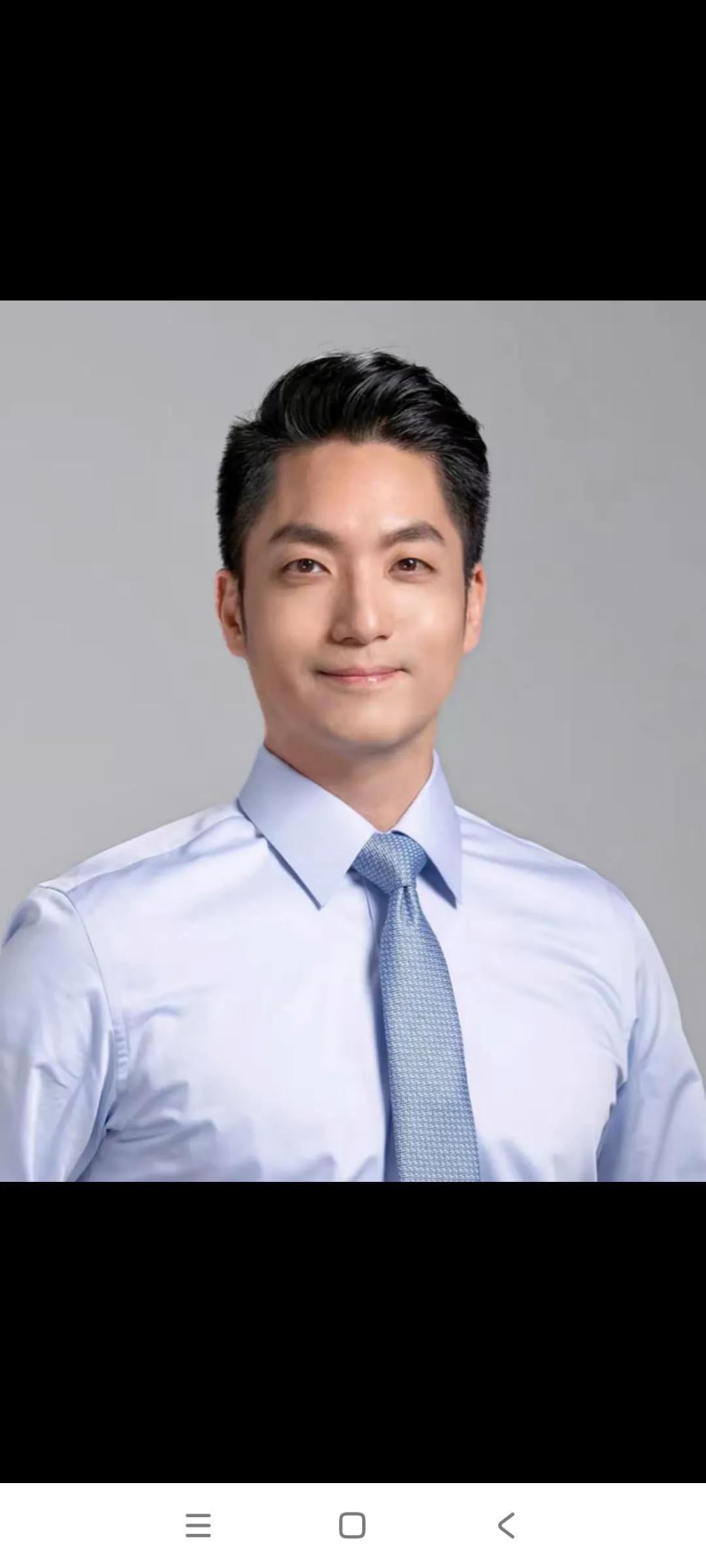 搞不清楚，英俊潇洒的蒋万安竞选台北市长，现在民调已落后了！
这个沈伯洋头发乱，身