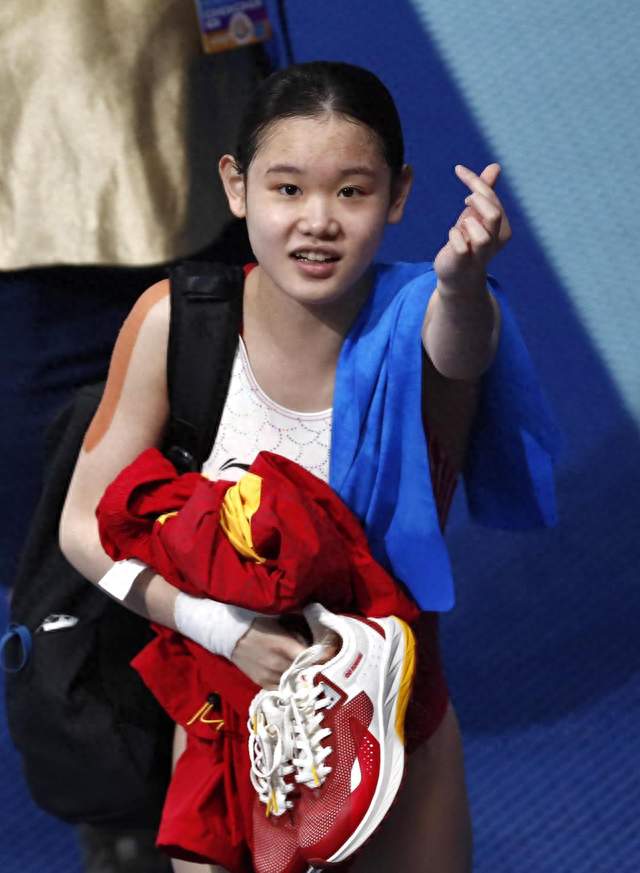 张家齐母女：十年没送出的金项链，和不再等待的女儿