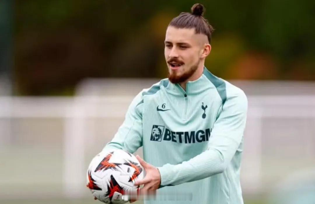 罗马诺和意大利天空体育综合消息，意甲球队希望在一月份以初始租借的形式签下德拉古辛