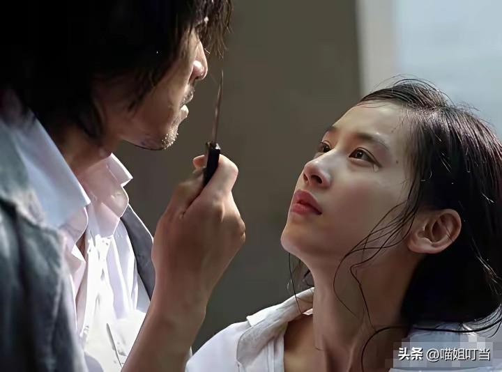 同是“星女郎”，同样是违约，黄圣依的处理方式远不如张雨绮啊！你看，自从周星驰的《