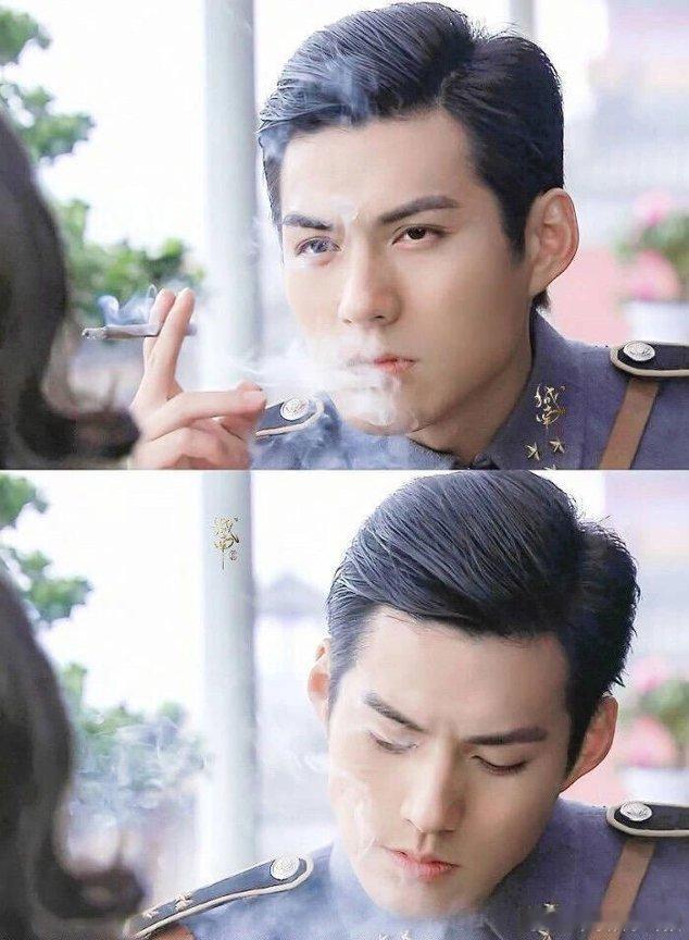 偶像剧就是严屹宽的统治区自带贵气与深情 buff，一言一行优雅又克制，浪漫氛围感