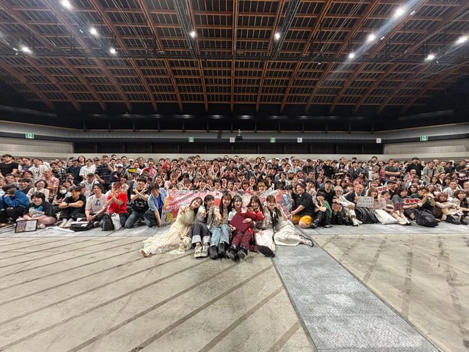 【推文】AKB48田口爱佳 所有的握手会都结束了🌸最后一天有这么多人来见我，让