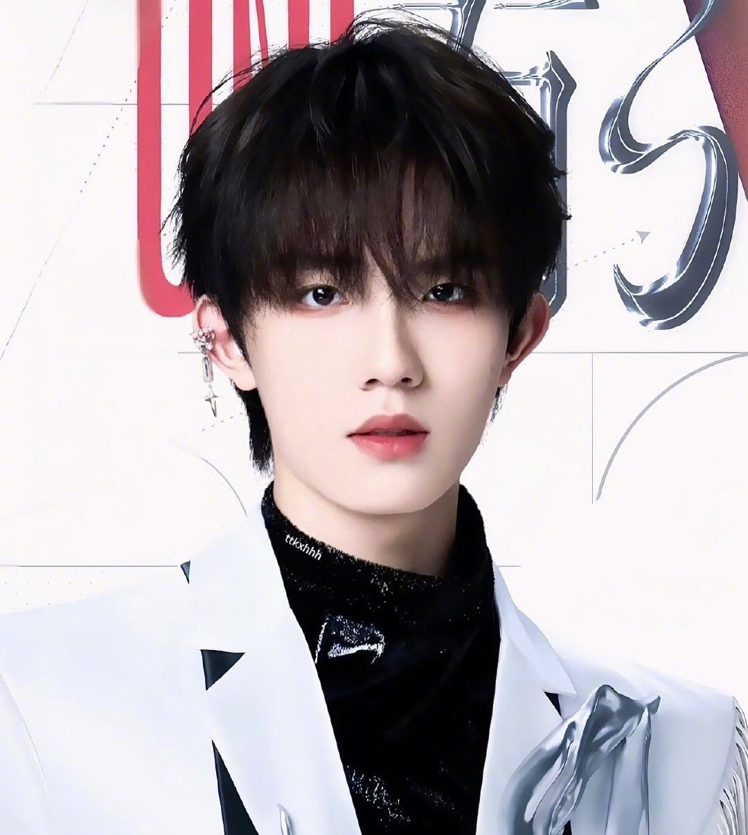 苏新皓泡脚预防感冒苏新皓在超话里唠嗑了苏新皓你怎么这么乖苏新皓今天中午在超话里唠