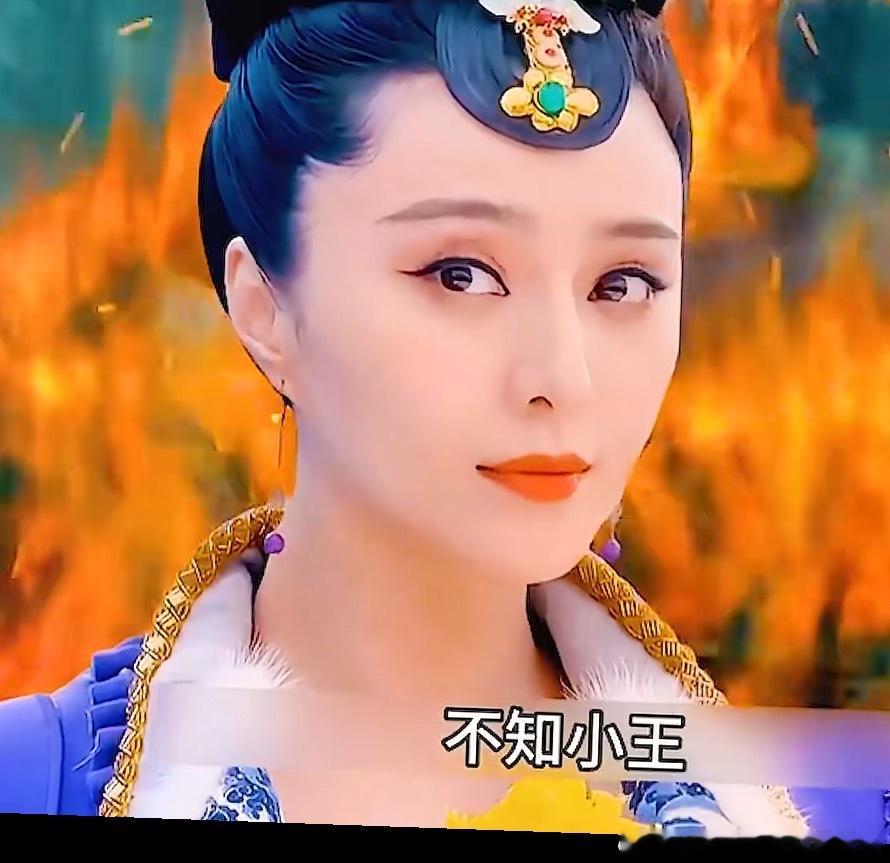 这在好莱坞确实只能演个书呆子啊。。 颧骨靠前，像劳动人民  不魅惑  。颧骨靠后