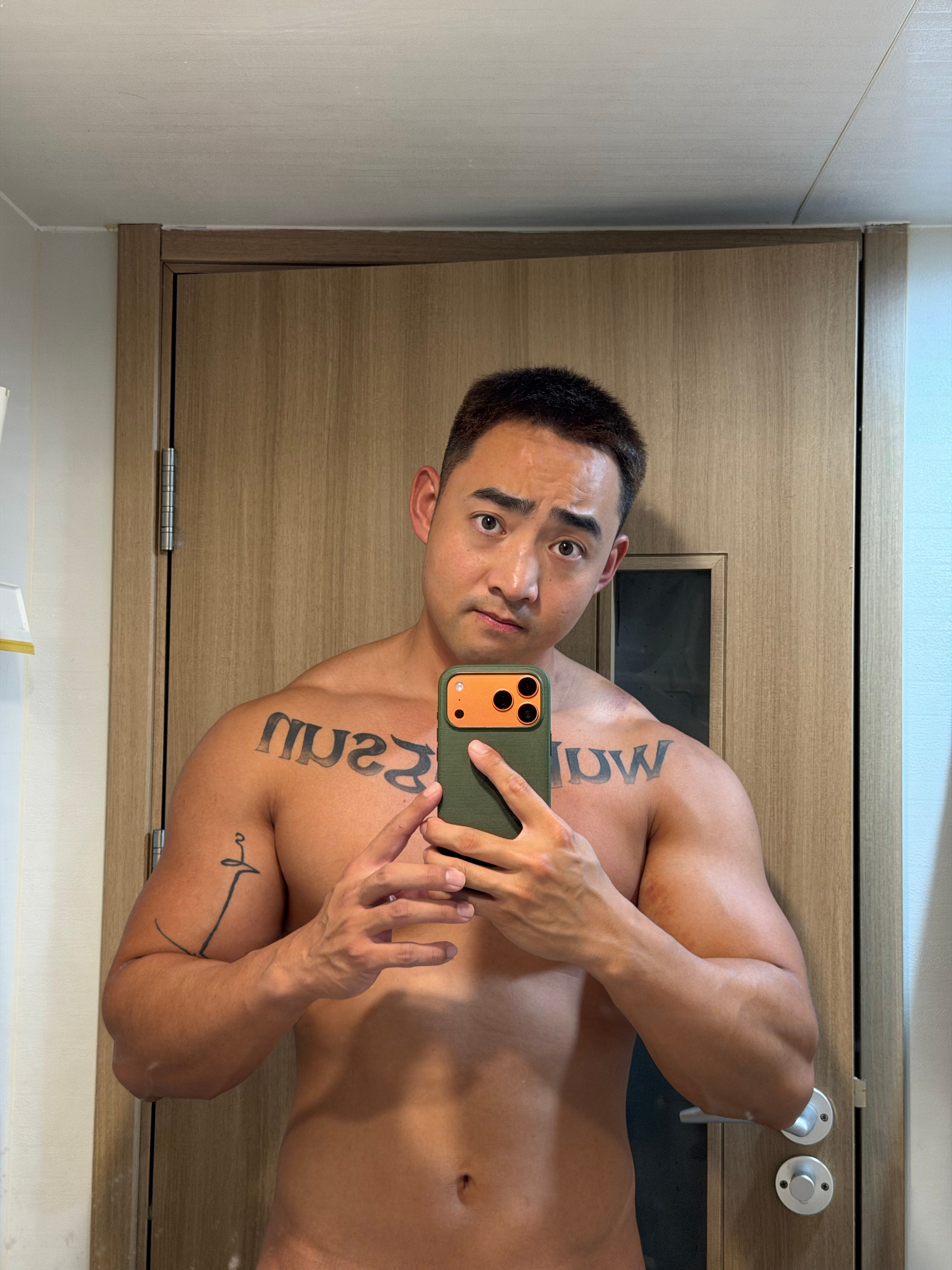 换色，准备上班，但是，还是好看吧？ 