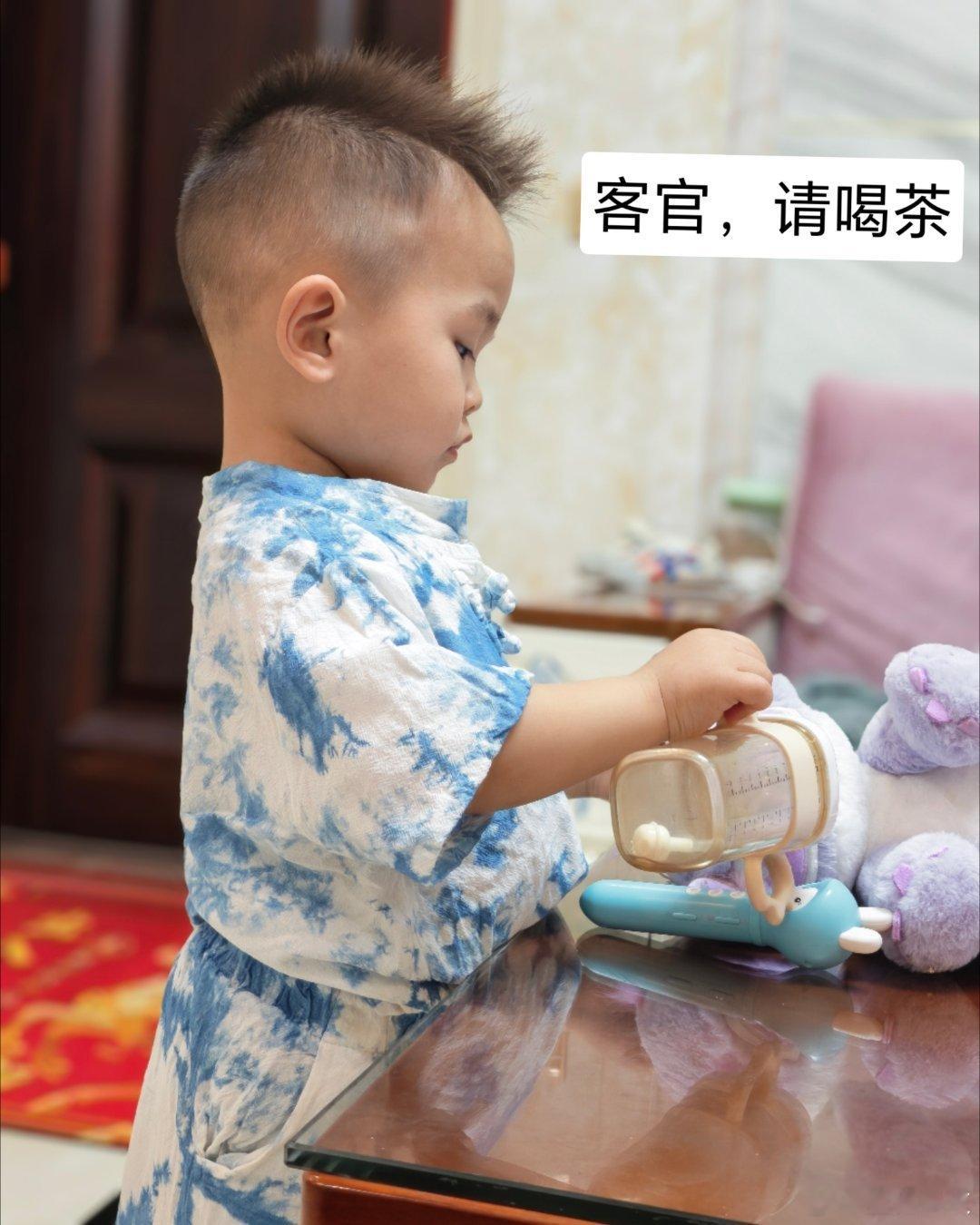 过两天抽点奖品，耳机你们想要么？最近新手机、新车比较多，发布会也比较多，感谢大家