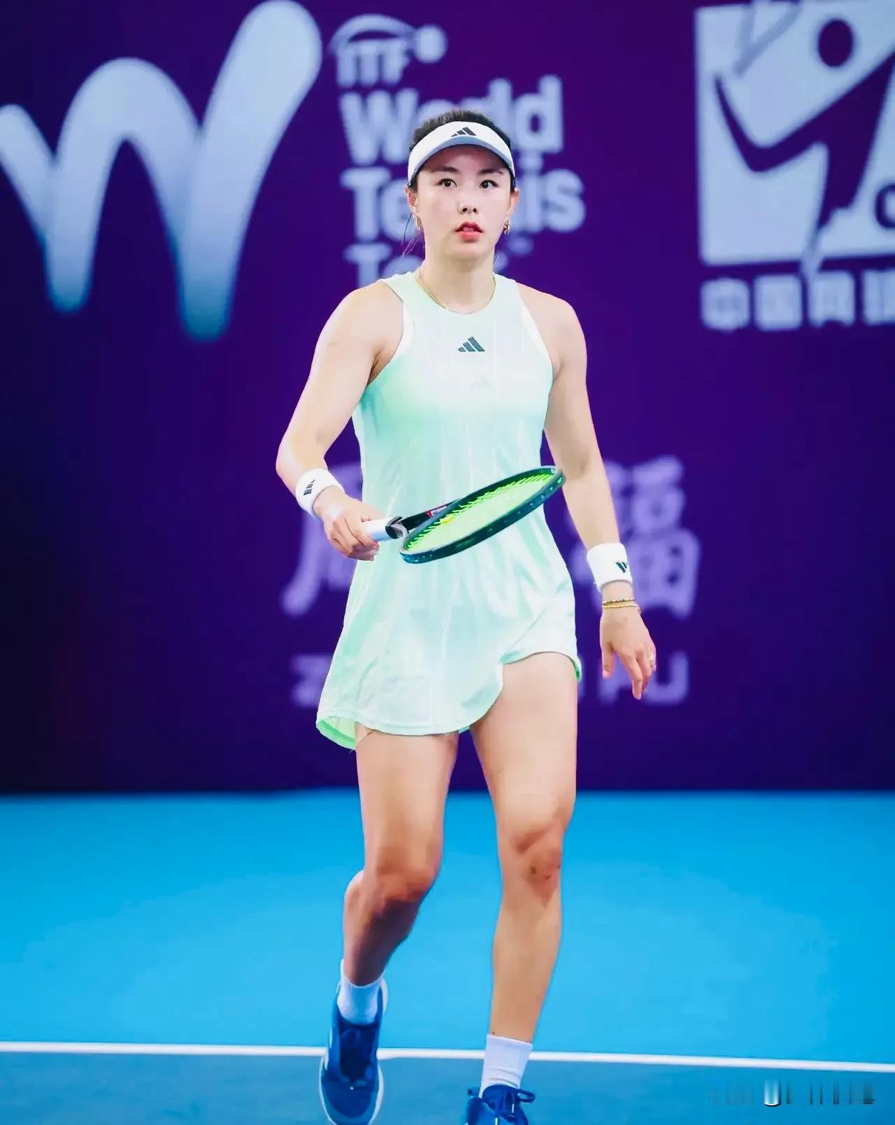 王蔷WTA排名重回Top500！刚结束的一场ITF台州W50站女单第二轮比赛中，