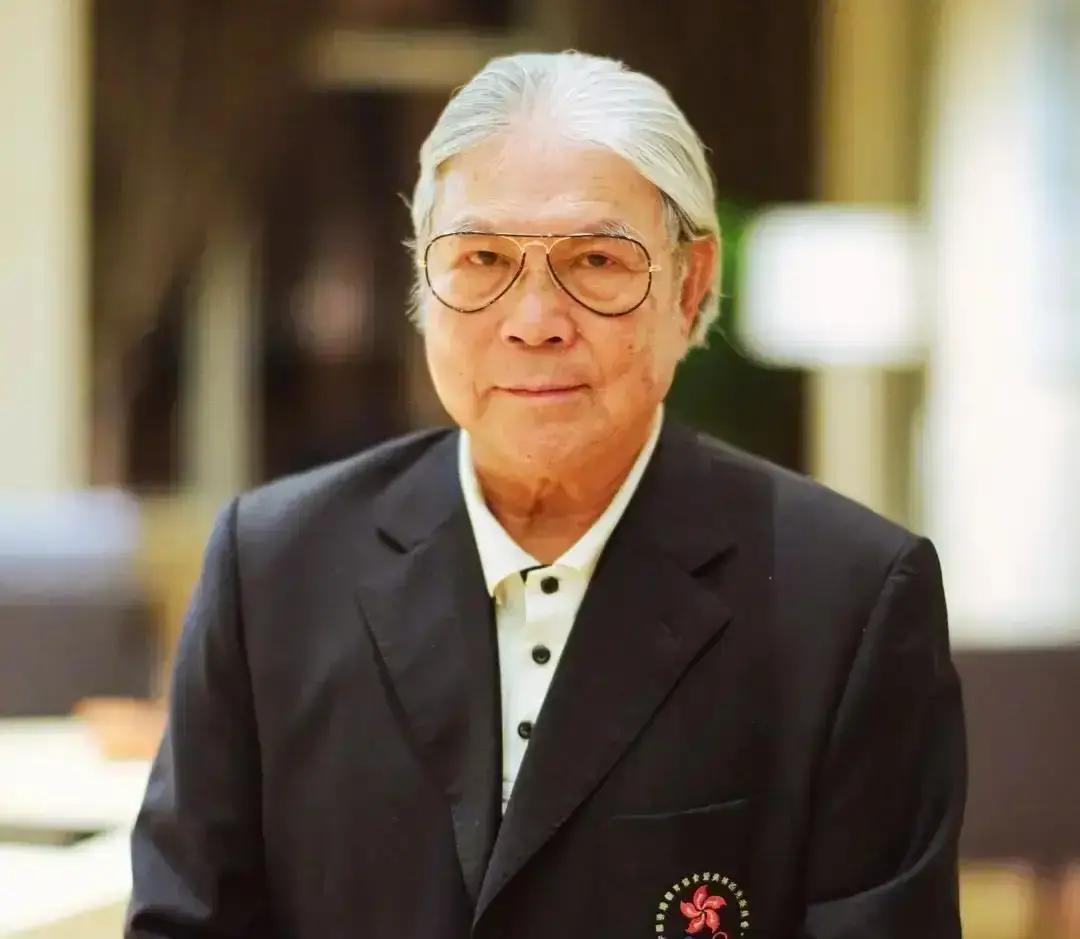 离婚不撕破脸，省下上亿律师费
 
霍震霆当年和朱玲玲分开，干脆利落。没再婚，没新