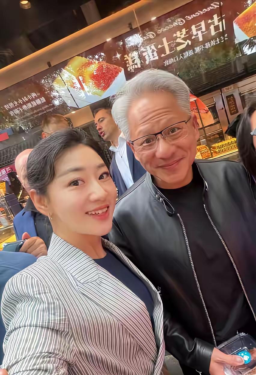一件皮衣一年四季穿着。夫妻和睦几十年，始终如一。遇人和蔼可亲。常人无疑。如果不是