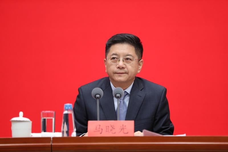 郑丽文接受《德国之声》专访时，在两岸关系上的强势回应太解气了！当被追问是否支持台