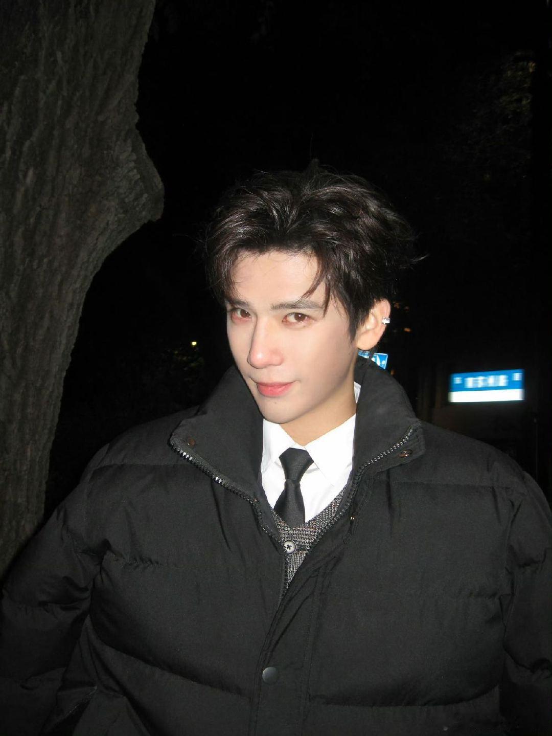 王安宇的敏感我敢时刻被这波官宣狠狠惊艳到了！✨全新合作正式官宣，少年感与温柔修护