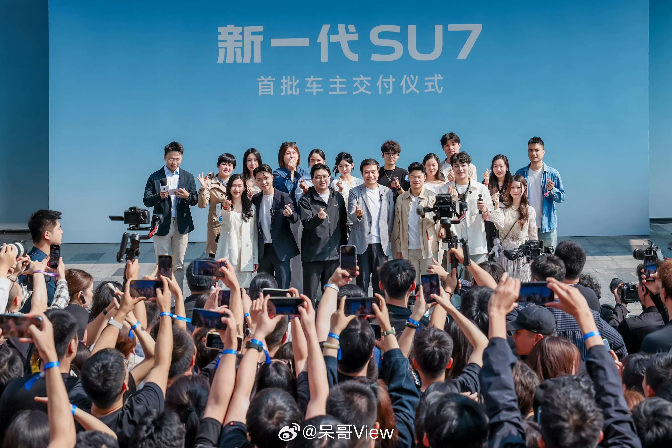 雷总的格局从来都藏在真诚里，坦言奥迪也很不错，一边真诚夸赞市场竞争对手，一边带着