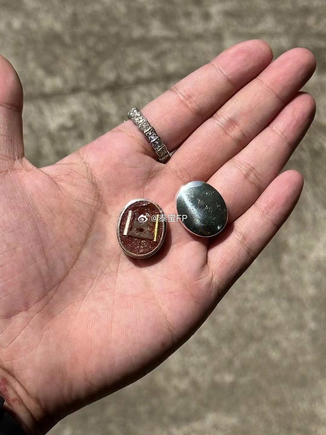 与其入手拿不准的帕永康，何必赶上目前没有太大溢价的，兮碰帕勇概登 红鸡花法膏/仙