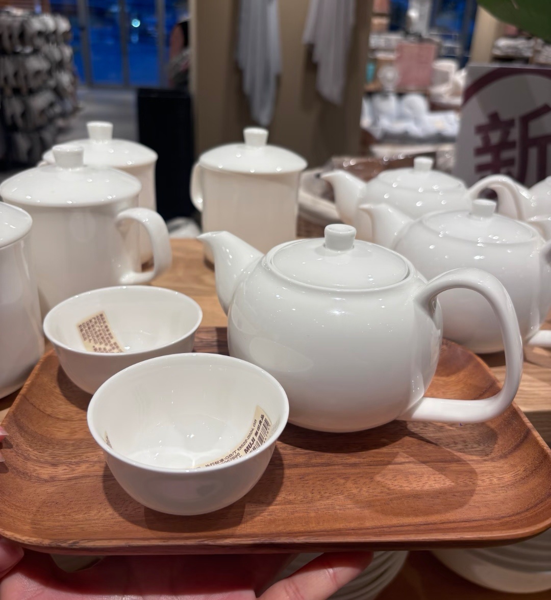 生活的模样 昨天下單一套图片同款茶壶茶碗，特别喜欢，买到手满心欢喜，坐等收货[笑