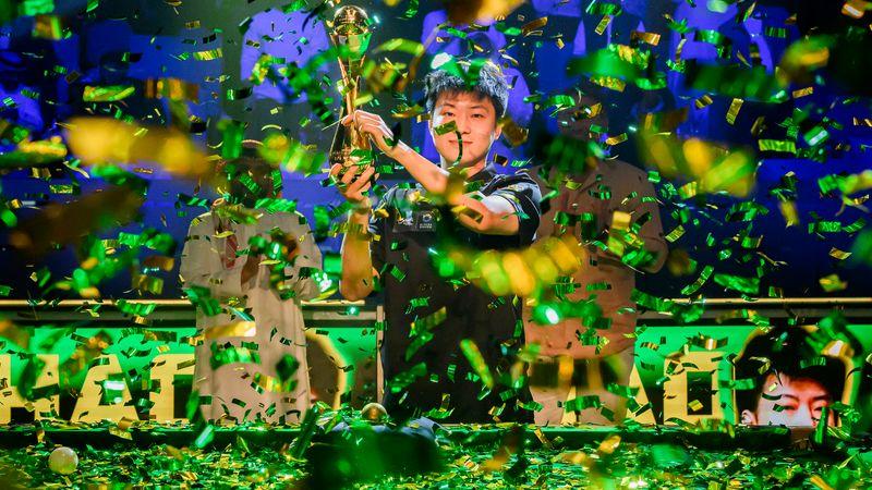 赵心童再现王者风范，连克小特和罗伯逊，勇夺利雅得锦标赛冠军！

北京时间11月2