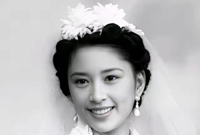 王铎：明星胡蝶的女儿胡友松