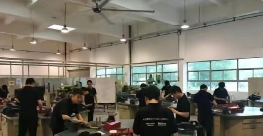 德国安的什么心？德国把好几个国家级重点实验室搬到了中国，而且是整个团队带家属过来