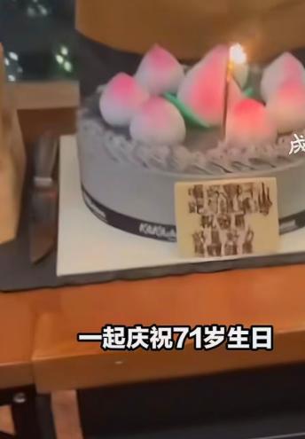 5 月 18 日，周润发迎来了他的 71 岁生日。

视频里的场景简单得不能再简
