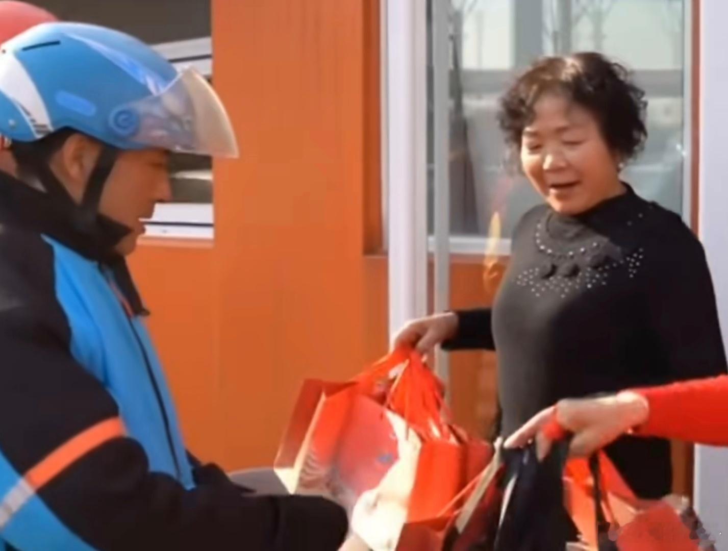 浙江守护户外劳动者有多暖寒冬送温暖，关怀暖人心！长兴工会为100余名外卖、快递小