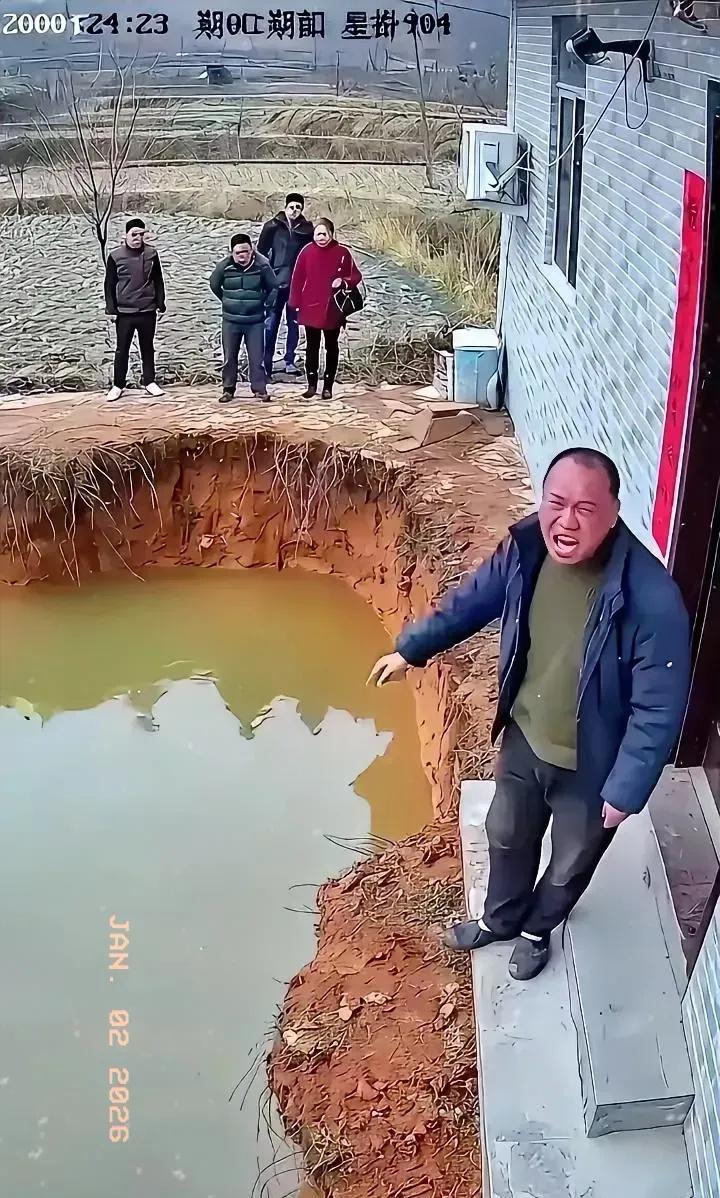 虽然说，远亲不如近邻！
但是你这邻居这样做就不对了吧

广西玉林这两起邻里闹剧，