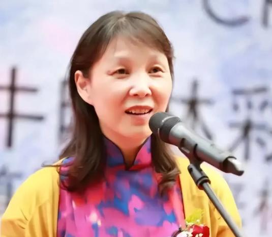 宗泽后玩了一手语言的艺术，他强调宗庆后和杜建英有实质性的婚姻，自己家中的人都知道