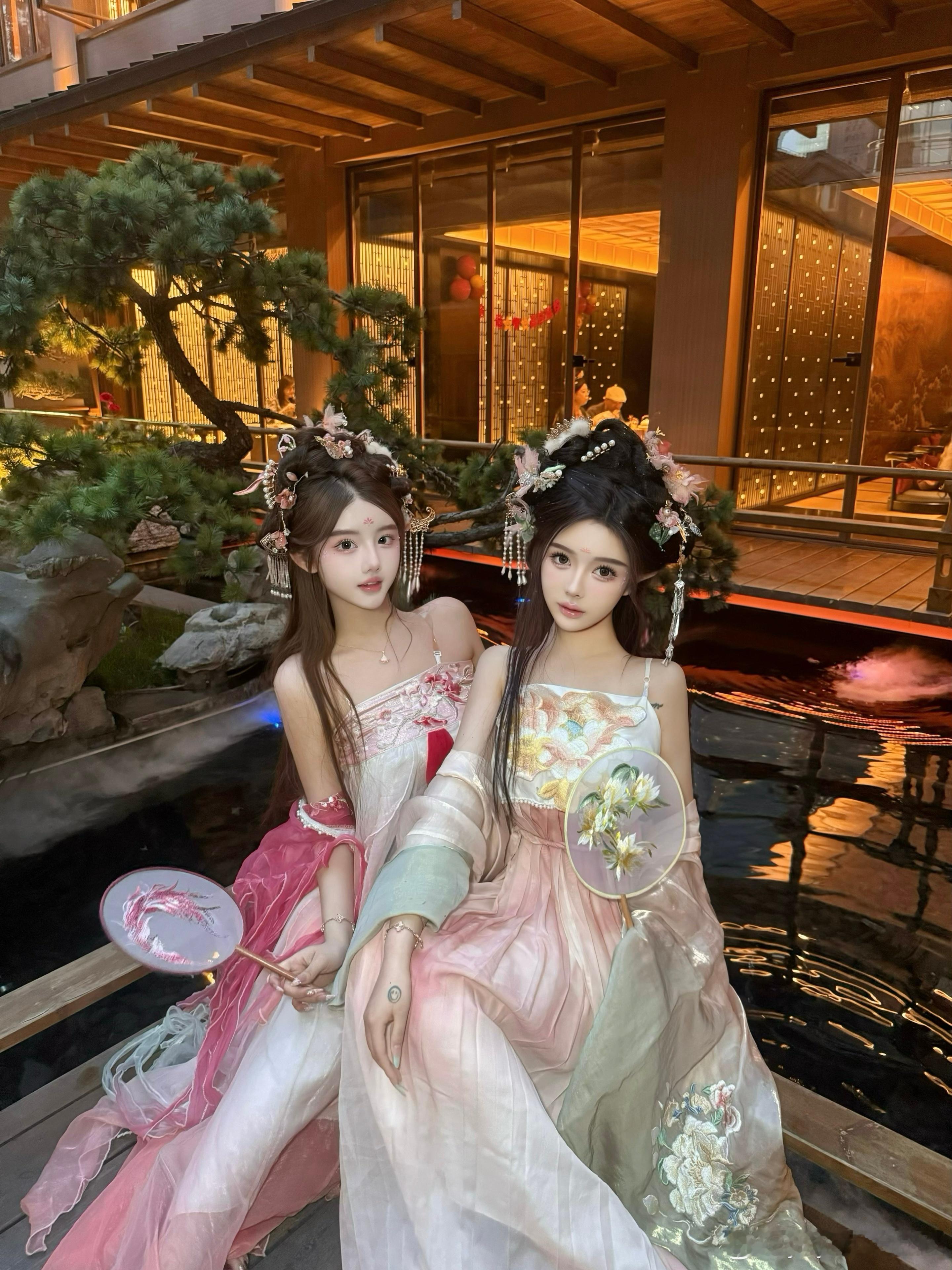 我们俩姐妹装 ​​​