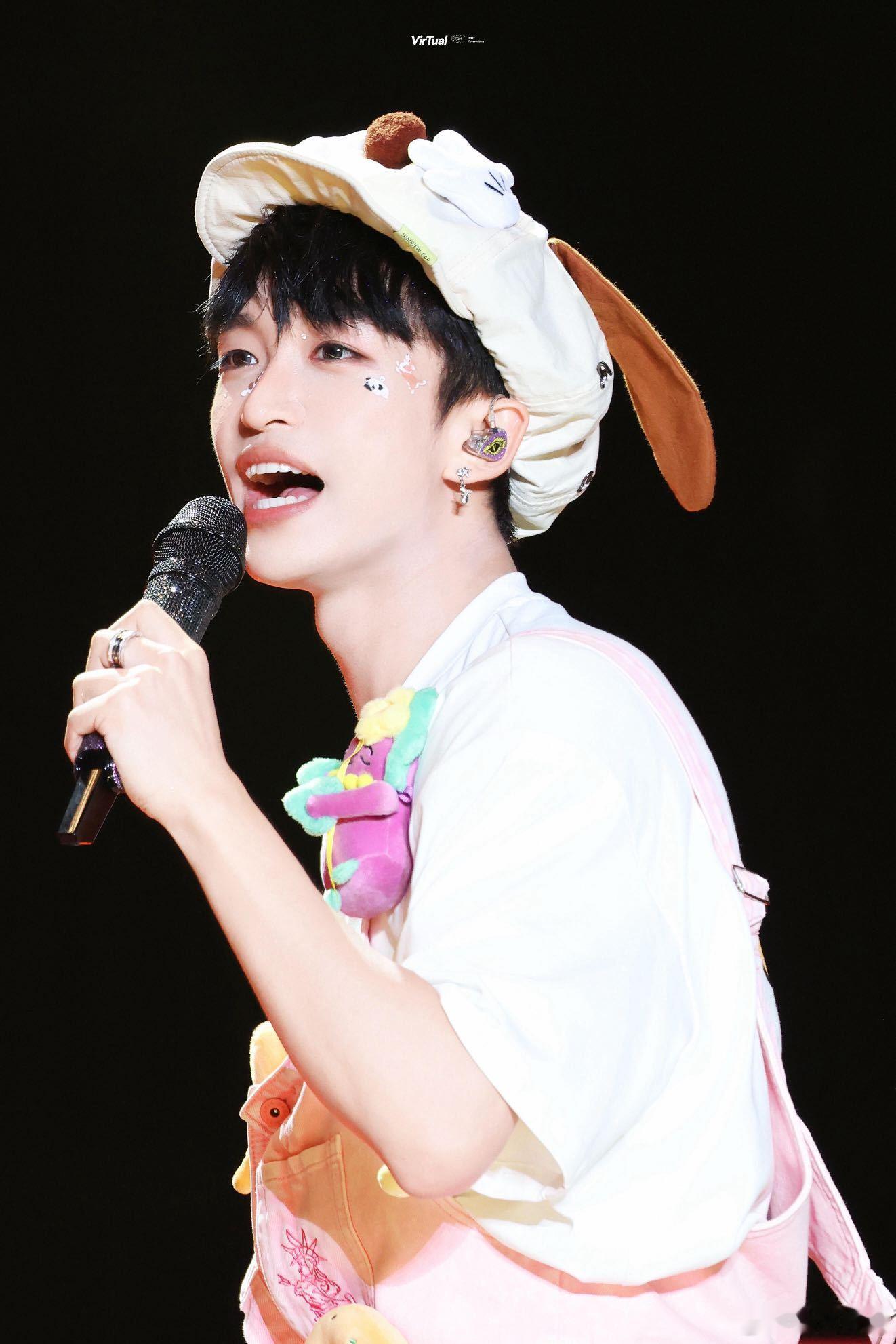 黄子弘凡别玩了黄子弘凡就玩江苏卫视春晚 黄子弘凡你是懂怎么把候场玩成综艺的！转戒