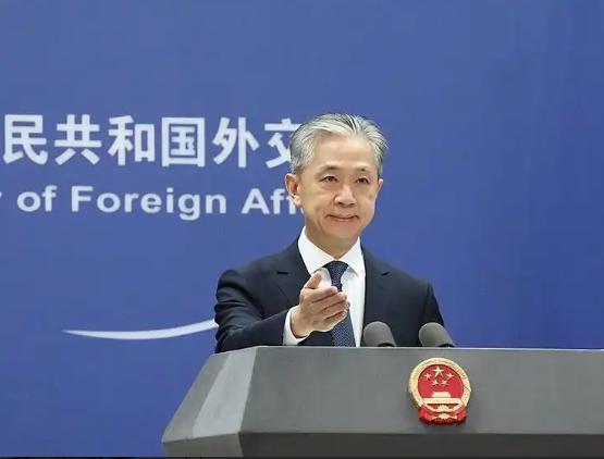 4月24日这事，说句“红线级别”一点不夸张：日本陆上自卫队一名士官，带着武器，硬