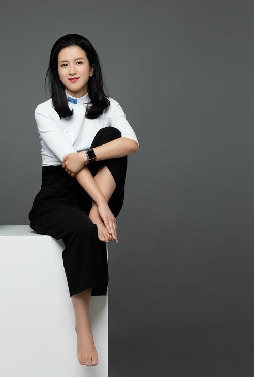 当年，马云对胡玮炜说：“我出46亿美金，你把摩拜单车卖给我。”胡玮炜沉默许久，转