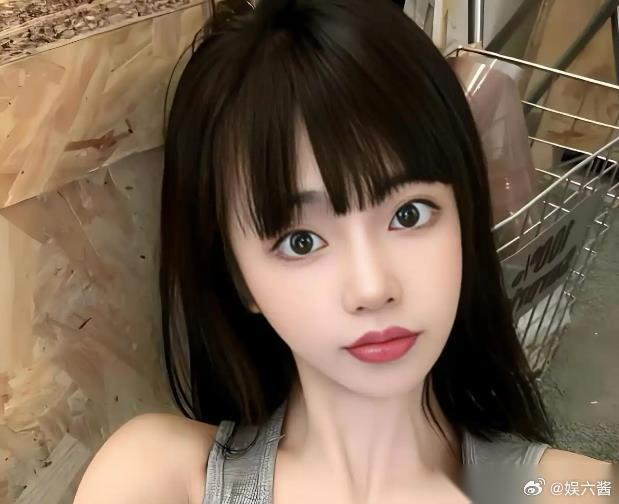 半年了，又是凌晨，又是18张图，又是“非AI合成”的嘴硬。网红司晓迪这波操作，是