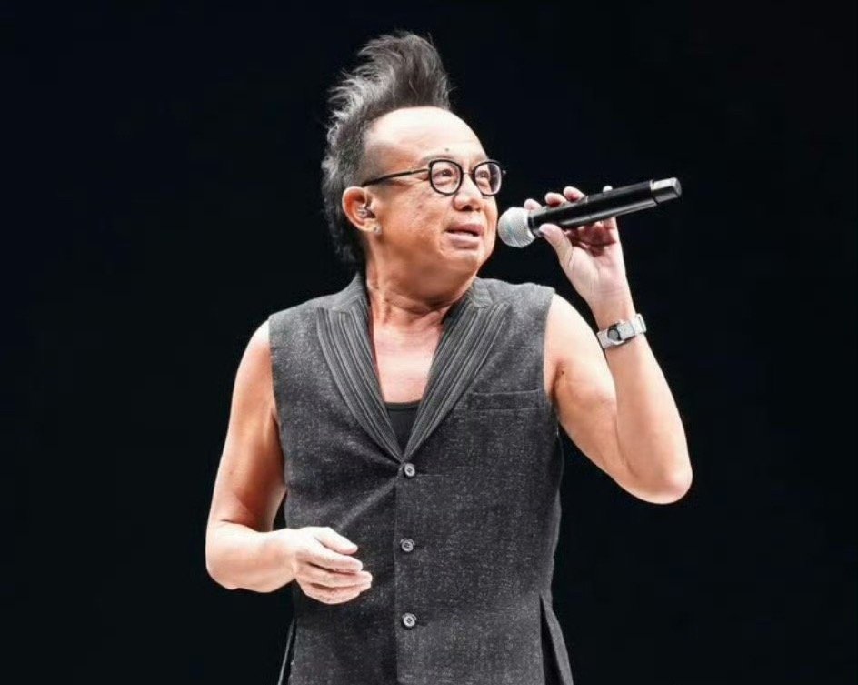 黄大炜去世我天…昨天傍晚开车随机歌单还放了《你把我灌醉》…