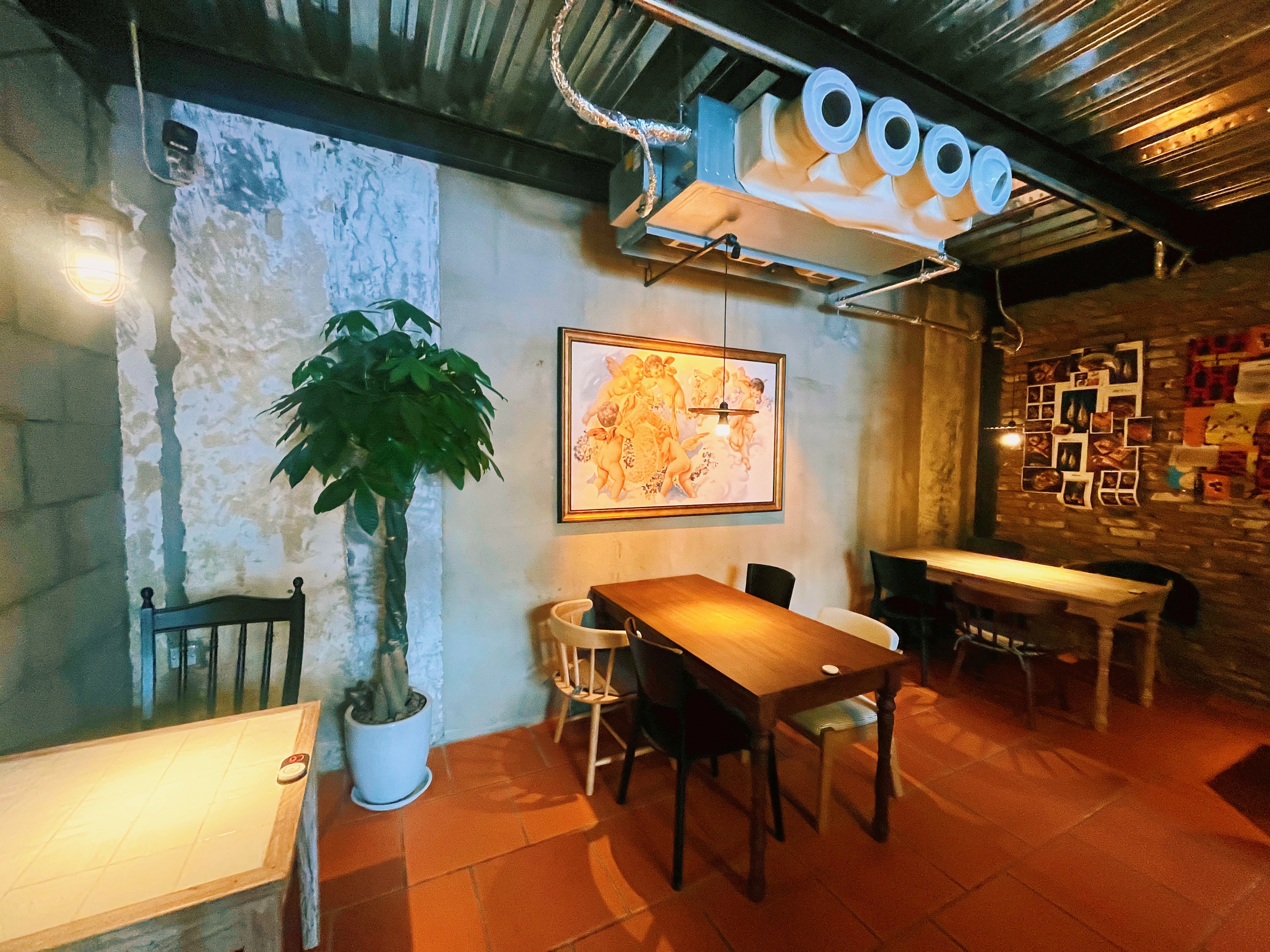 西安这里藏了一片金色春天来朋友的新店，喝出一道新感觉☕️🍰🍮🥖 西安·燦熟