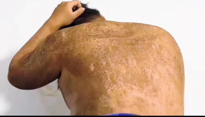 “蘑菇哥，人如其名，就像那深山老林里自由生长的野生蘑菇，自带‘不修边幅’的天然滤