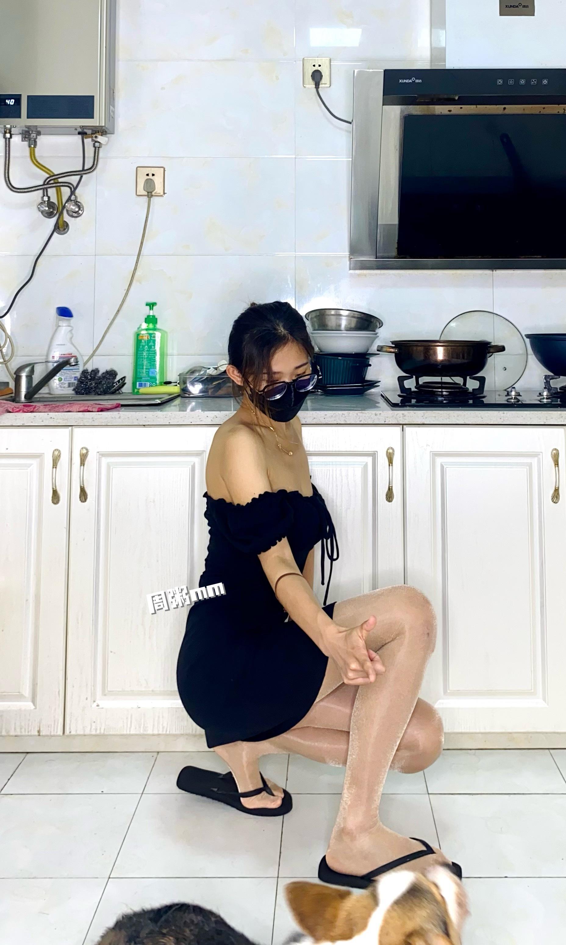 爱穿拖鞋ootd ​​​