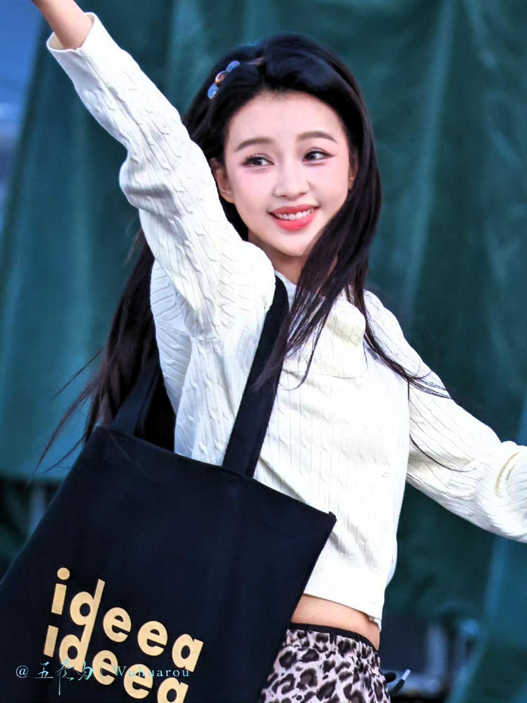 孙怡算甜妹还是御姐？答案是：她赢在不像一个人

有人问孙怡算什么类型，甜妹还是御