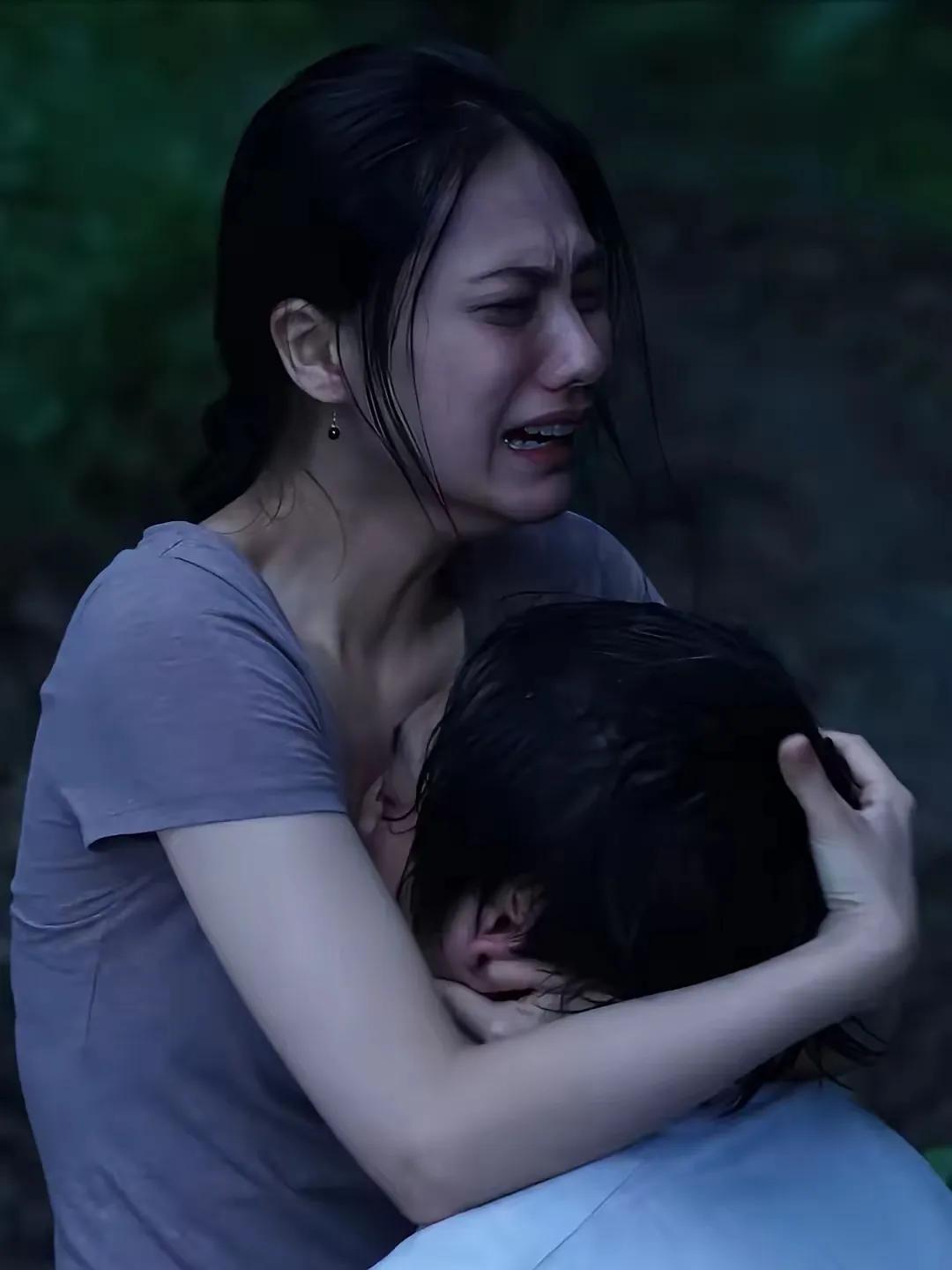 都说做演员辛苦，你们觉得辛苦吗？反正如果是我，我肯定乐意，如果是你呢？你愿意吗？
