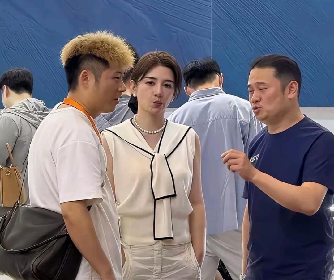 黄奕现在‏变化真‎‏的太‏大了‏，‎跟以﻿﻿前完全是‏‎两个﻿⁠人。﻿ 