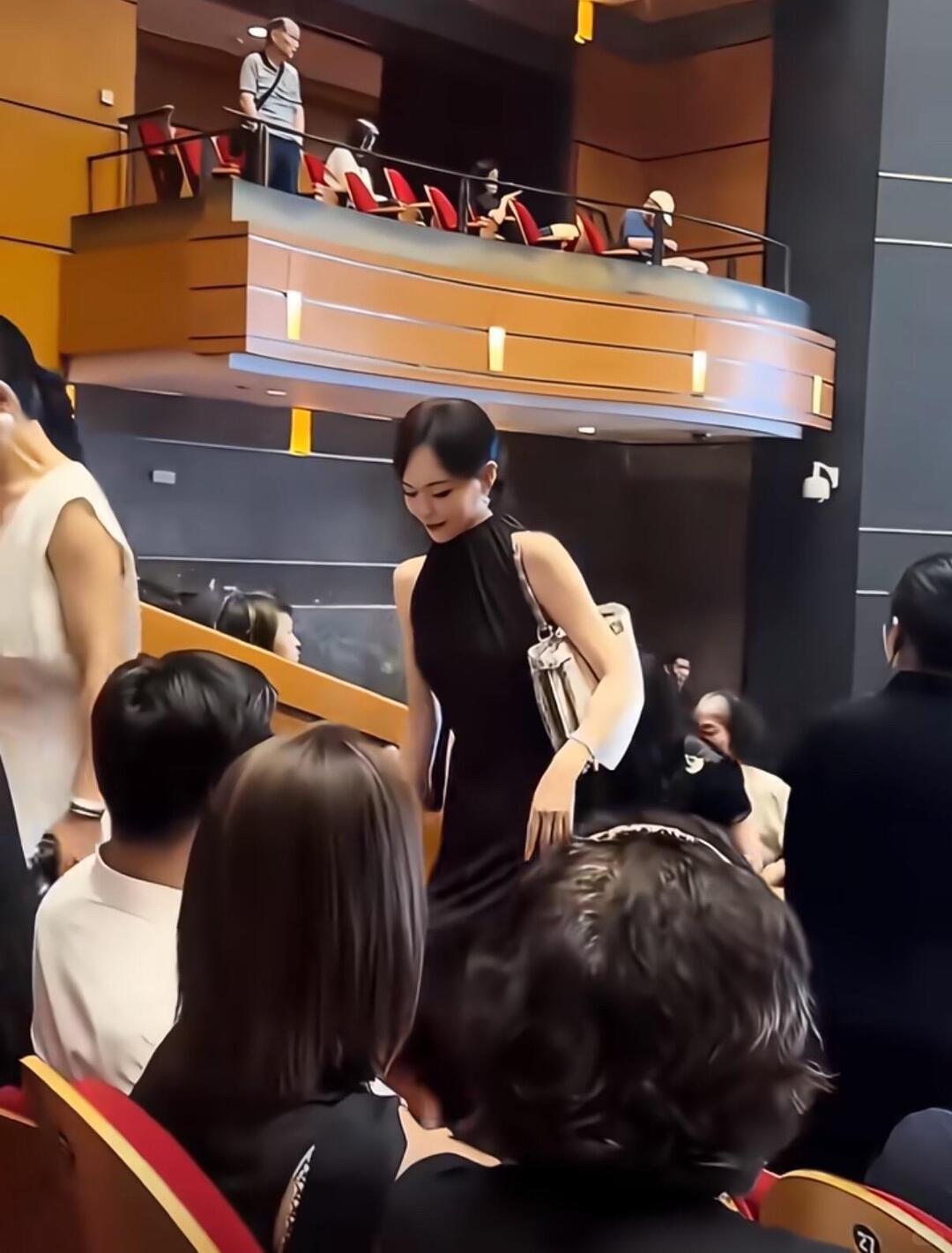 唐嫣、罗晋合体参加女儿“小小糖”艺术节（2026-05-28/29，上海大剧院）