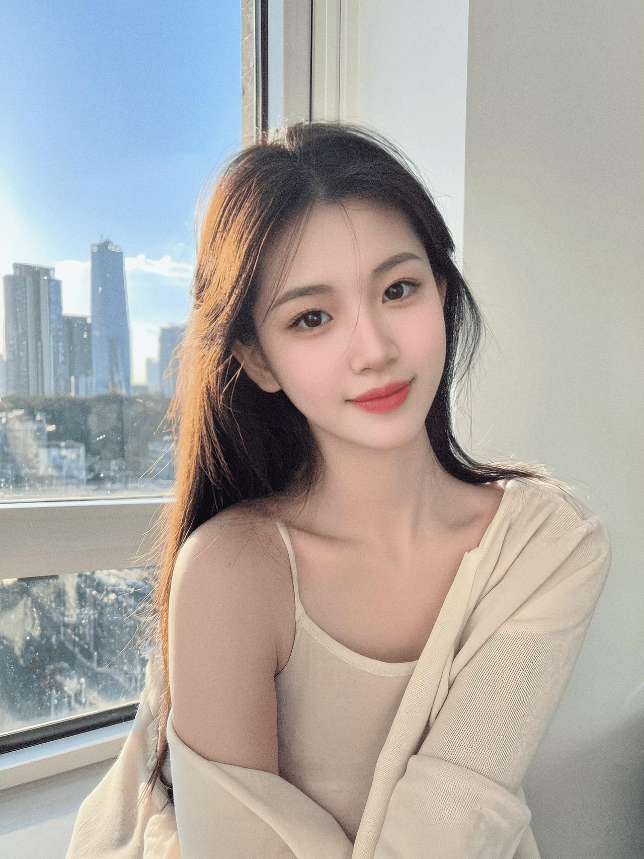 喜欢这种淡淡的温柔，不浓烈不刻意，简单自然就是最好的模样。自然气质 女生日常 日