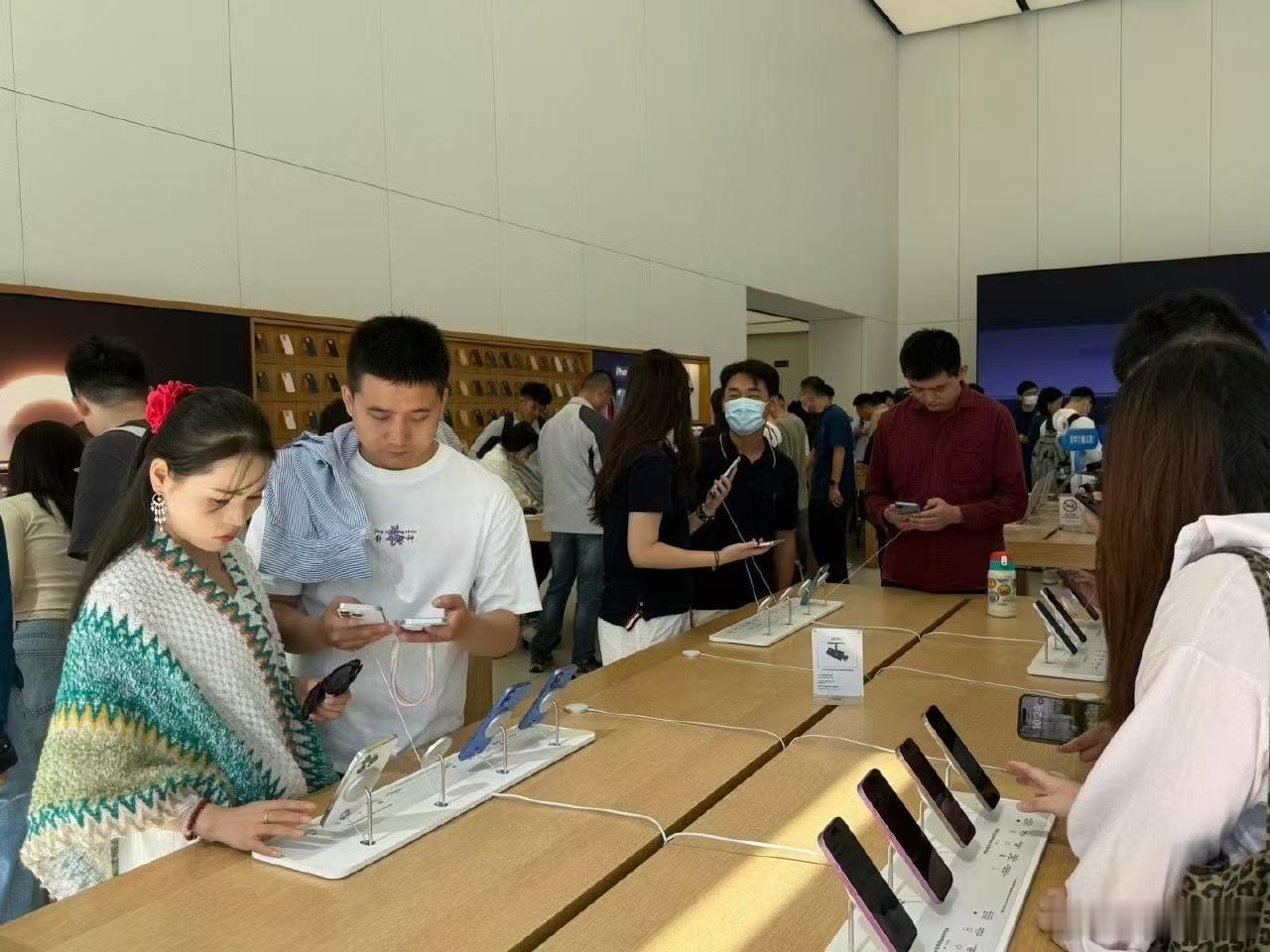 库克称没中国就没现在的苹果 那确实，国内iPhone用户还是很庞大的，如果苹果继