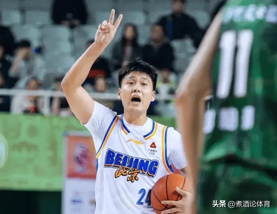 三战全胜重返前三，冷静下来的赵睿，已然成为北京北汽最可靠的攻防核心。本周场均19