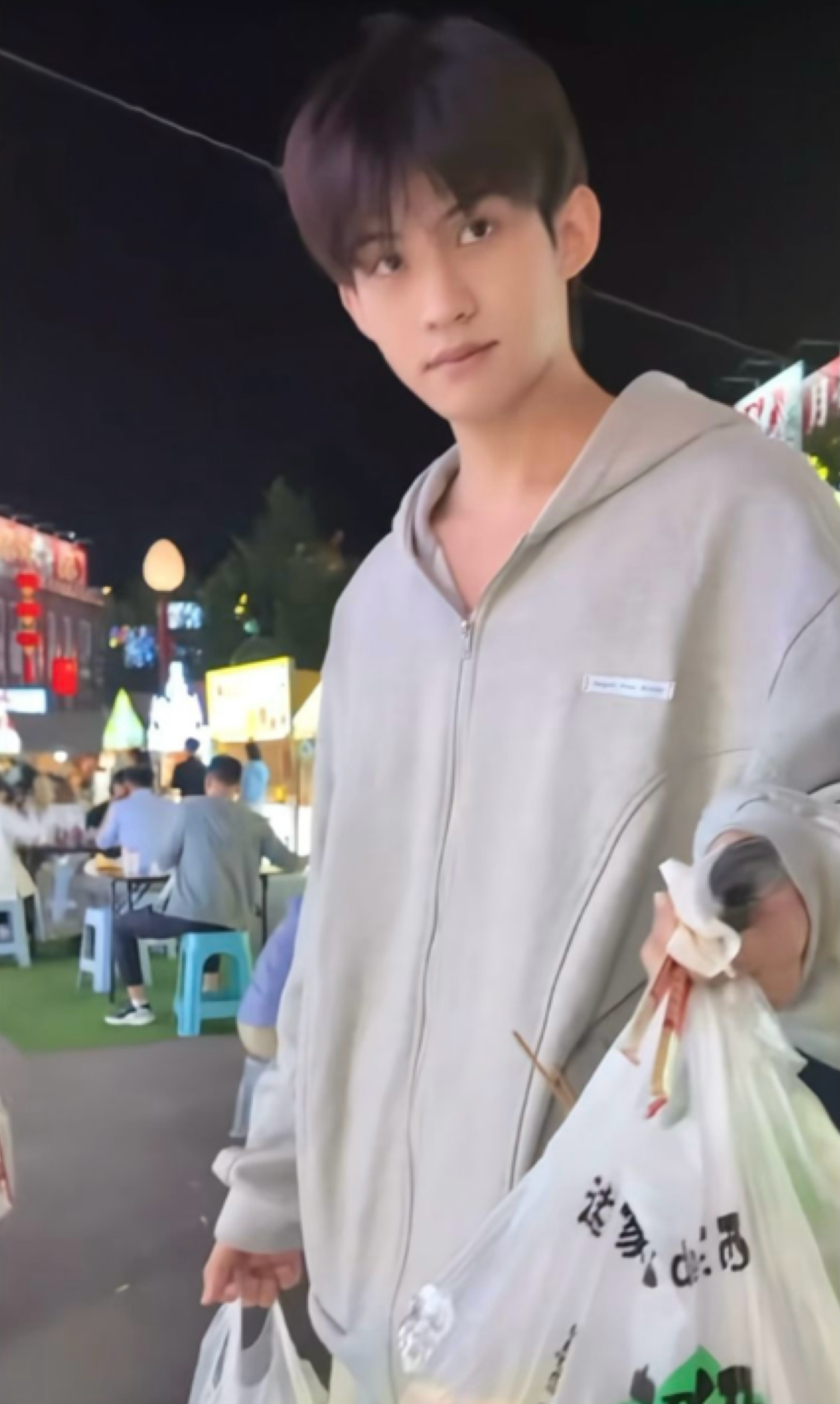 小猪打猎回家 