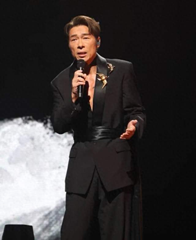 许志安红馆三场唱哭全场张学友自曝抢不到票郑秀文一个举动太体面