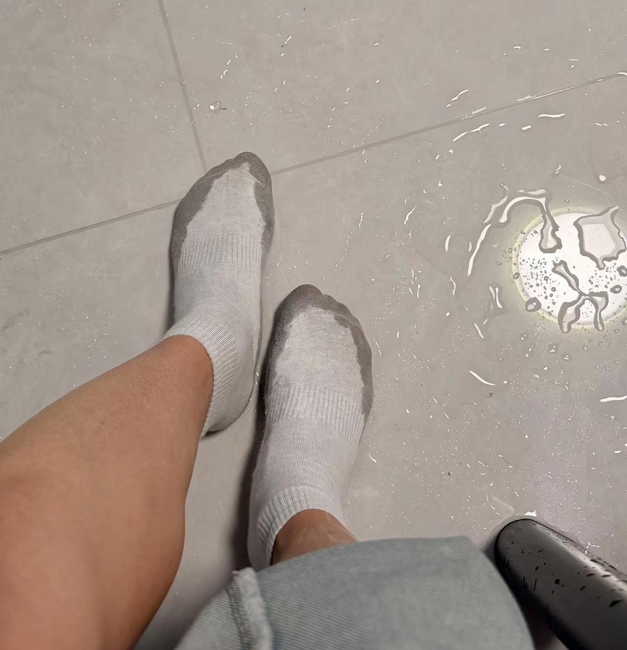空气中弥漫着飞天的味道，应该是真的醉了吧，也是该离开的时候了。鉴定完毕