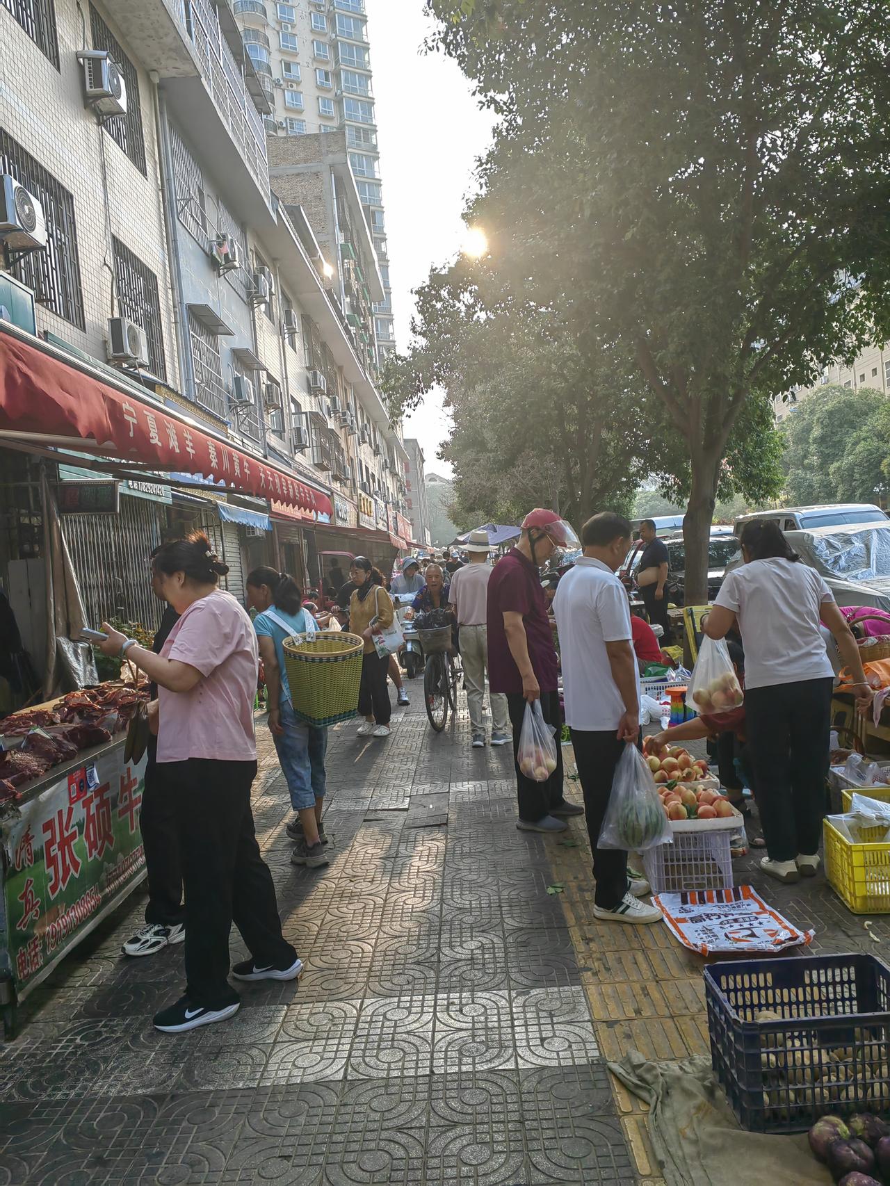三个小时转完秦始皇兵马俑博物院，然后我们出来随便吃点，就开车北上了！

今天一早