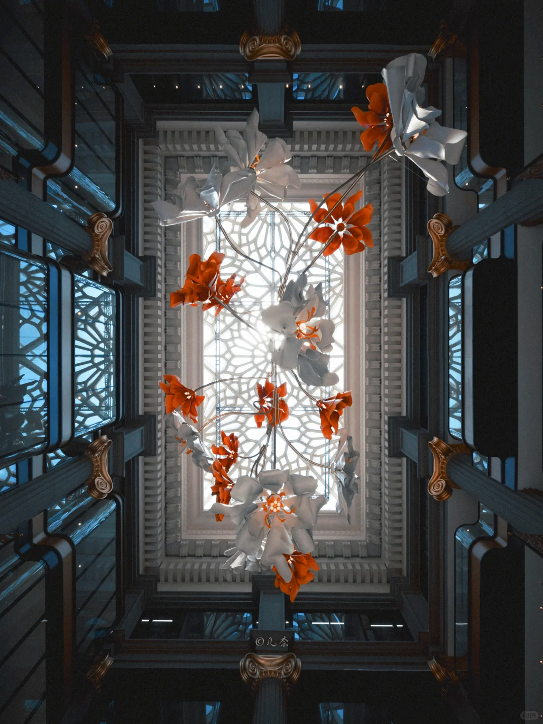 曼谷丨这个商场竟用天花板插花，艺术感拉满