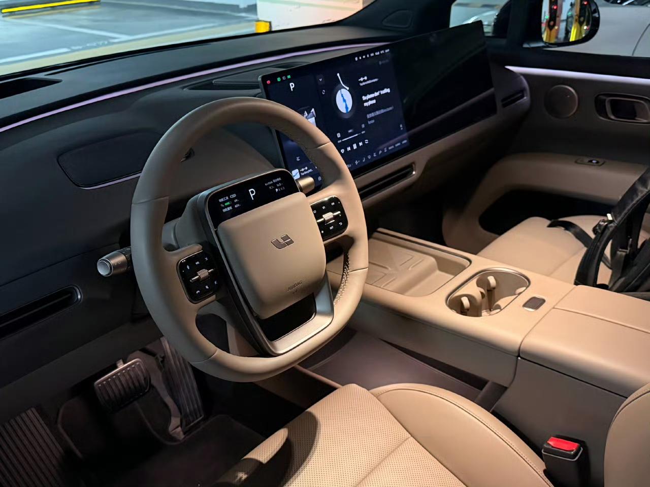 理想好车推荐之理想纯电 SUVi6！
二十万出头的价格，一梯队的智驾，一梯队的车