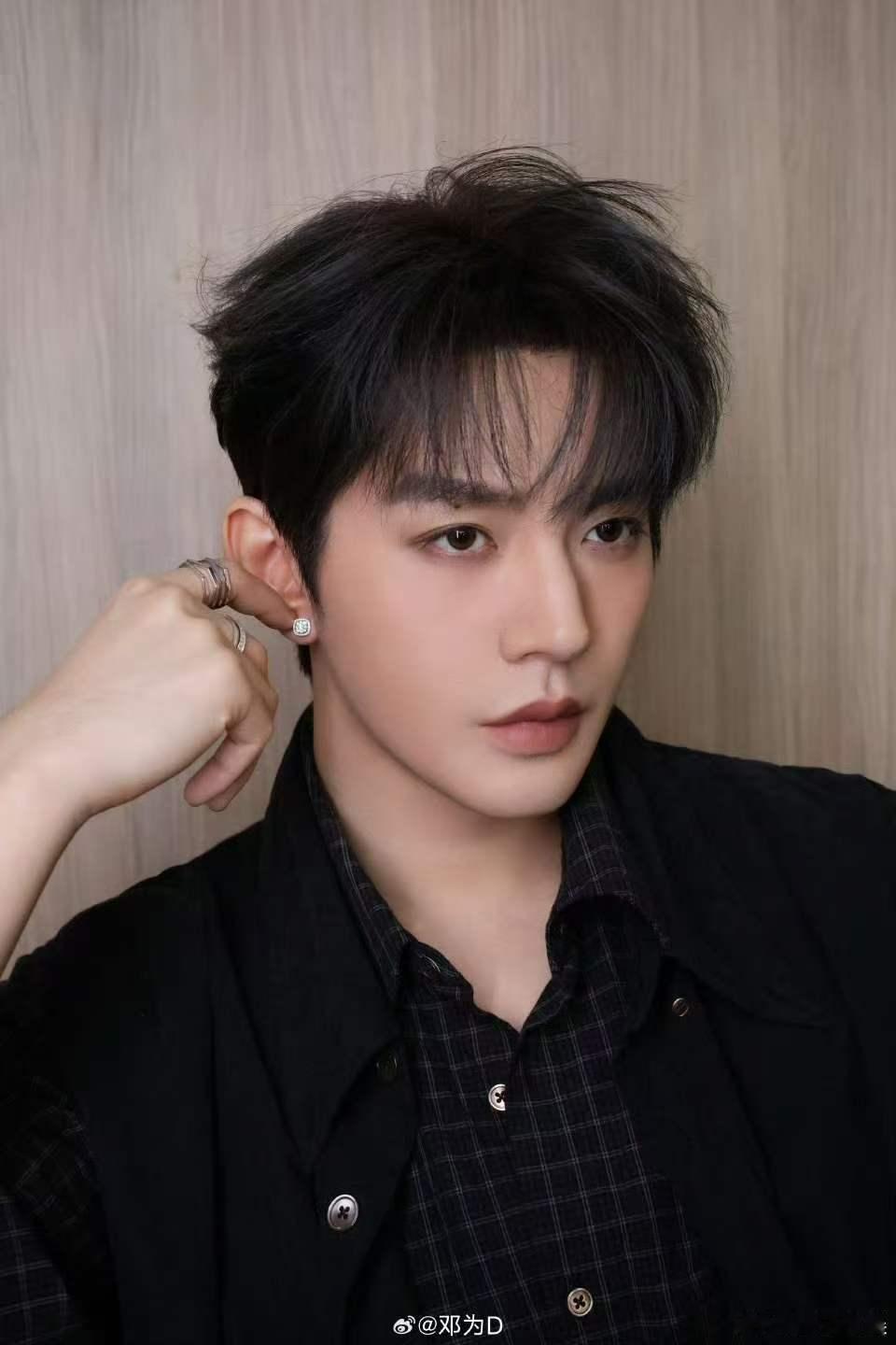 邓为凝驻此刻邓为本真恒久邓为凝驻此刻，本真恒久，哇塞，