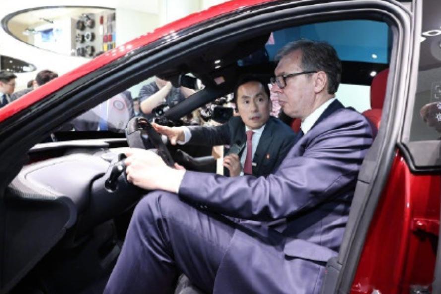 【武契奇谦称买不起小米轿车，孙玉良：这样的武契奇总统，我喜欢！】2026年5月2