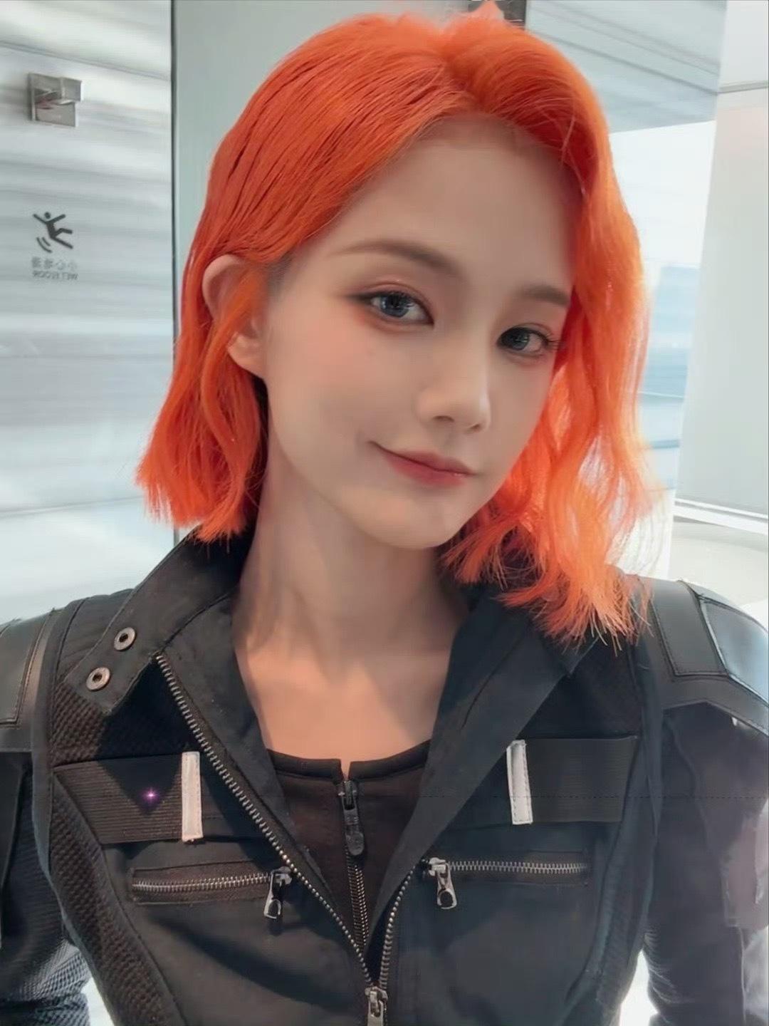 #李一桐[超话]# #女子推理社# 橘色系的造型让人眼前一亮嘞 好米好米 ​​​